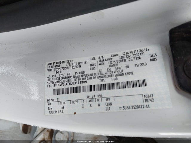 1FT8W3BT6JEB11909 Ford F-350 Lariat