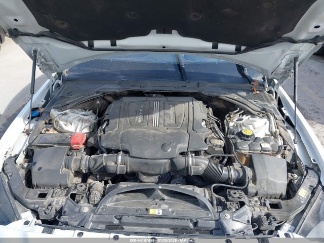 2017 JAGUAR XE SAJAE4BVXHA961749 Photo 9