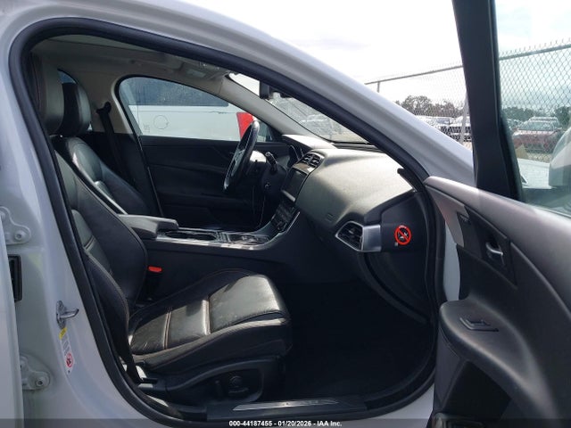 2017 JAGUAR XE SAJAE4BVXHA961749 Photo 4