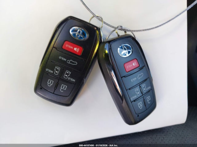 5TDZRKECXSS228504 Toyota Sienna Limited