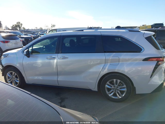 5TDZRKECXSS228504 Toyota Sienna Limited