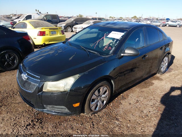 1G1PA5SG1E7483881 Chevrolet Cruze Ls Auto