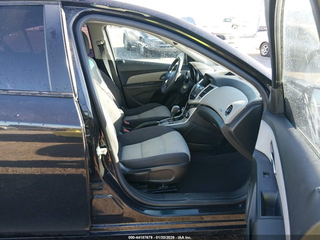 1G1PA5SG1E7483881 Chevrolet Cruze Ls Auto