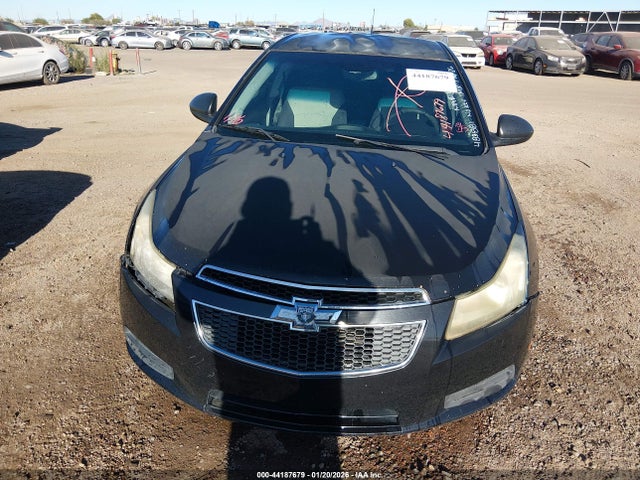 1G1PA5SG1E7483881 Chevrolet Cruze Ls Auto
