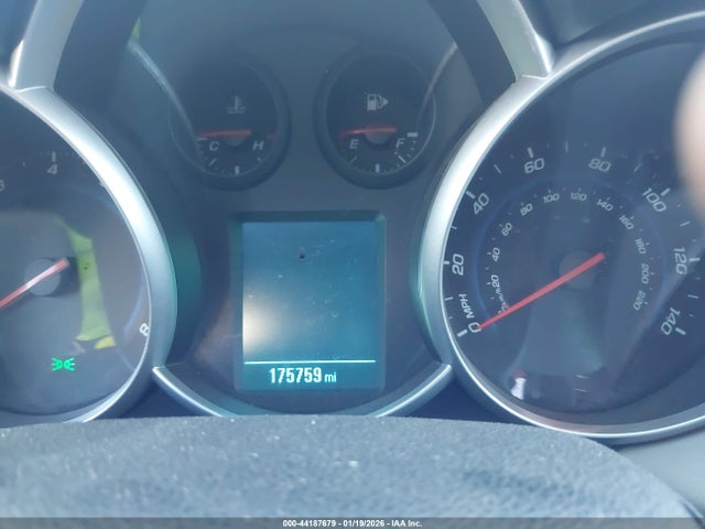 1G1PA5SG1E7483881 Chevrolet Cruze Ls Auto