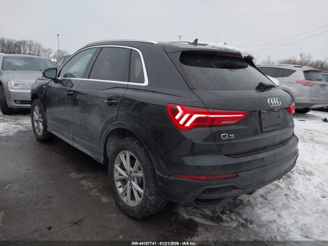 2023 AUDI Q3 WA1DECF3XP1058704 Photo 2