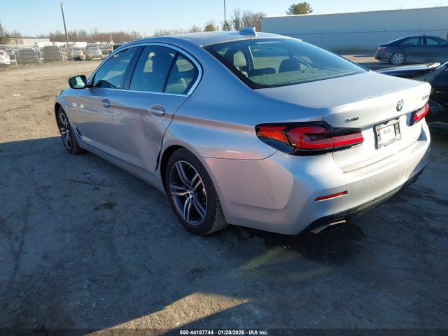 2021 BMW 530I WBA13BJ00MWX06357 Photo 2