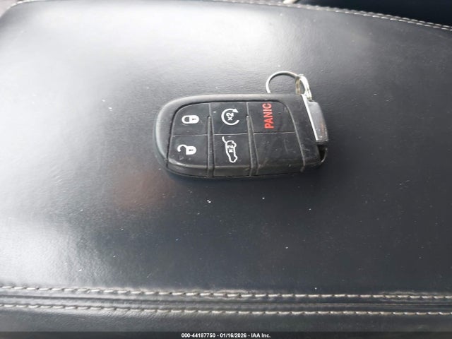 1C4RJFCG0GC364573 Jeep Grand Cherokee Overland