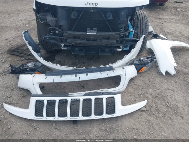 1C4RJFCG0GC364573 Jeep Grand Cherokee Overland
