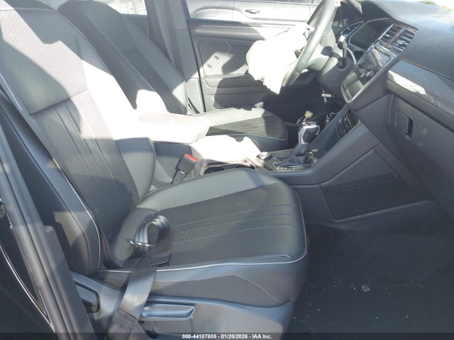 44187805 :رقم المزاد ، 3VV8B7AX1PM084162 vin ، 2023 Volkswagen Tiguan 2.0t Se R-line Black مزاد بيع