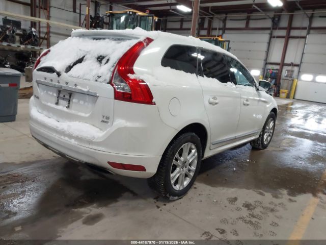 2016 VOLVO XC60 YV4612RK7G2781571 Photo 3