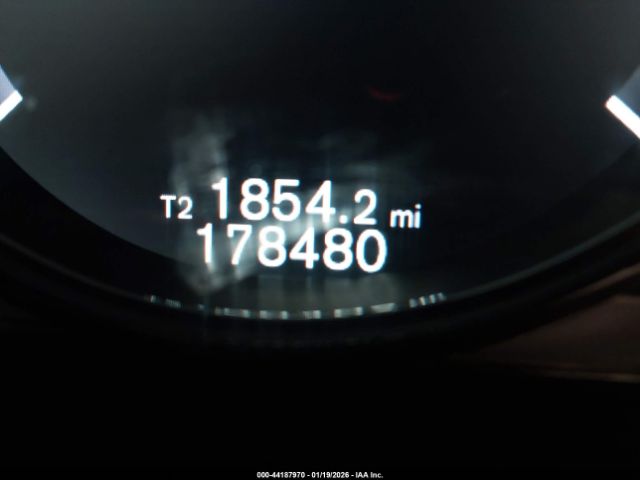 2016 VOLVO XC60 YV4612RK7G2781571 Photo 6