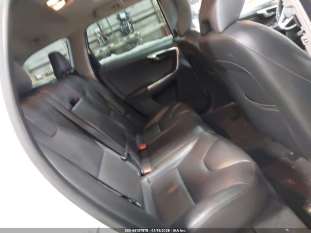 2016 VOLVO XC60 YV4612RK7G2781571 Photo 7