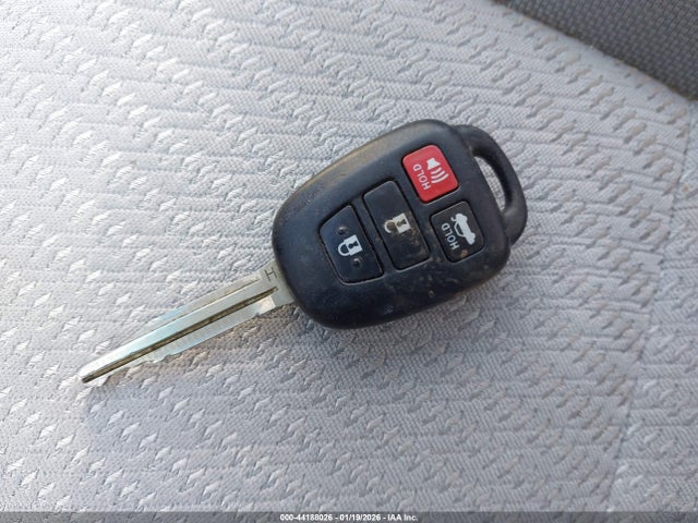 Продажа на аукционе авто 2017 Toyota Camry Le, vin: 4T1BF1FK2HU431459, номер лота: 44188026