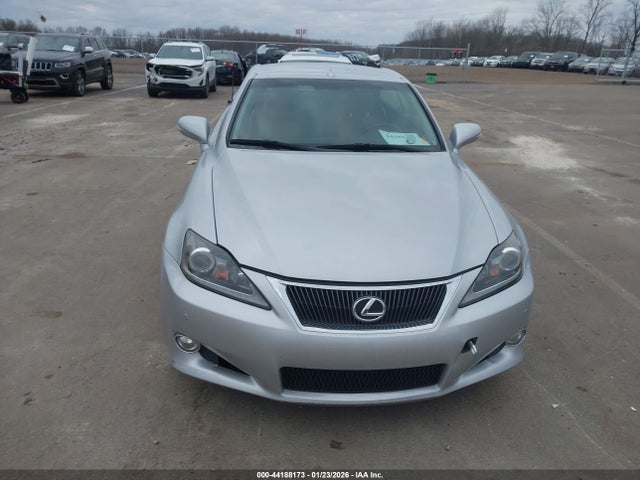 44188173 :رقم المزاد ، JTHFF2C28B2515206 vin ، 2011 Lexus Is 250c مزاد بيع