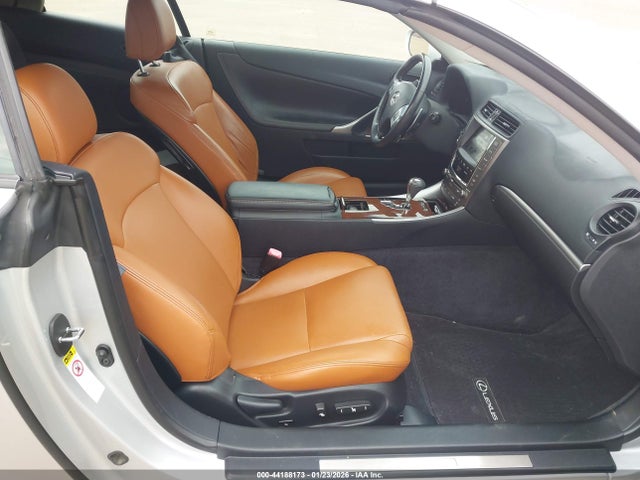 44188173 :رقم المزاد ، JTHFF2C28B2515206 vin ، 2011 Lexus Is 250c مزاد بيع