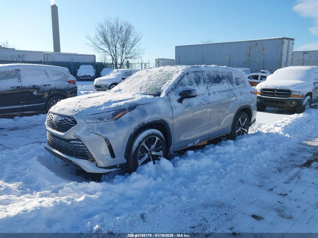 5TDLZRBH3NS216178 Toyota Highlander Xse