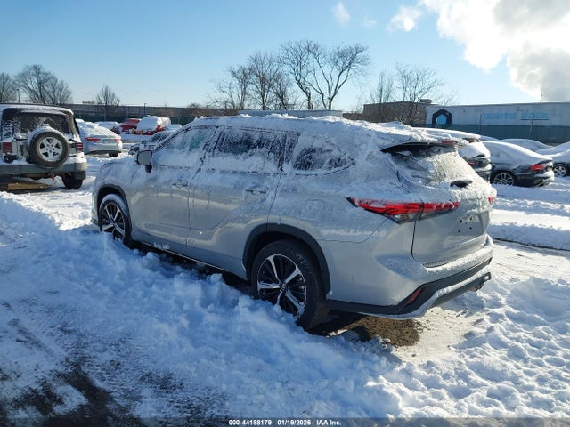 5TDLZRBH3NS216178 Toyota Highlander Xse