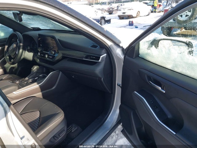 5TDLZRBH3NS216178 Toyota Highlander Xse