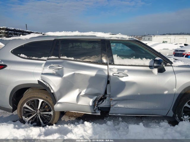 5TDLZRBH3NS216178 Toyota Highlander Xse