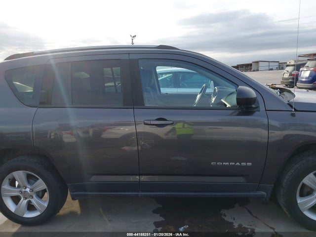 2016 Jeep Compass Sport მანქანა იყიდება აუქციონზე, vin: 1C4NJCBA5GD611882, აუქციონის ნომერი: 44188251