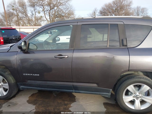 2016 Jeep Compass Sport მანქანა იყიდება აუქციონზე, vin: 1C4NJCBA5GD611882, აუქციონის ნომერი: 44188251