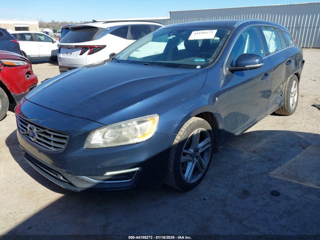 2015 VOLVO V60 YV140MEK3F1265169 Photo 1