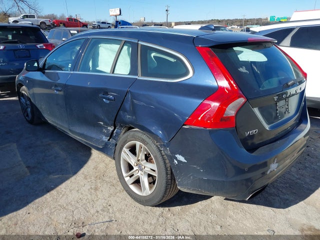 2015 VOLVO V60 YV140MEK3F1265169 Photo 2
