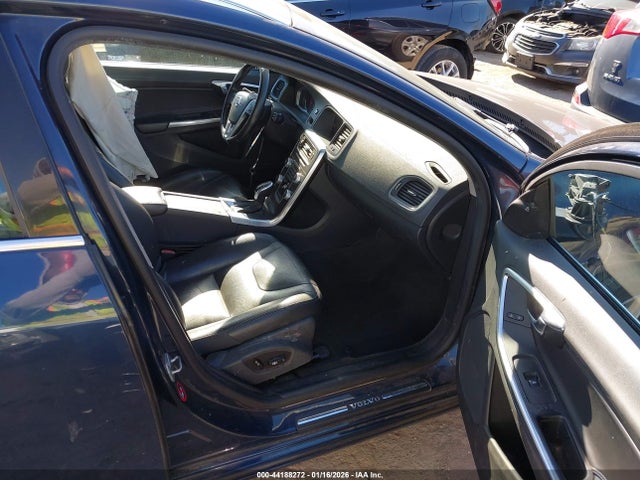 2015 VOLVO V60 YV140MEK3F1265169 Photo 4
