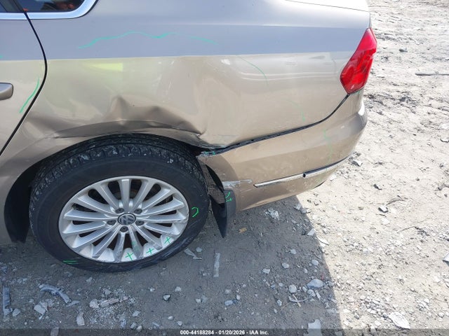 44188284 :رقم المزاد ، 1VWBT7A3XGC013152 vin ، 2016 Volkswagen Passat 1.8t Se مزاد بيع