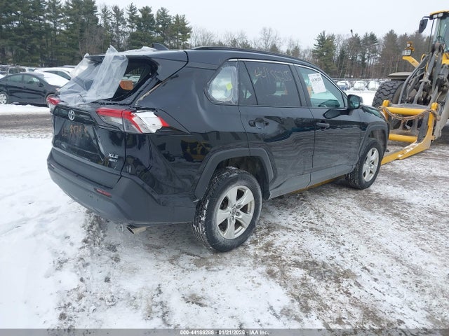 2021 TOYOTA RAV4 2T3P1RFV6MW176894 Photo 3