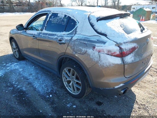 2019 ALFA ROMEO STELVIO ZASPAKBN1K7C50994 Photo 2