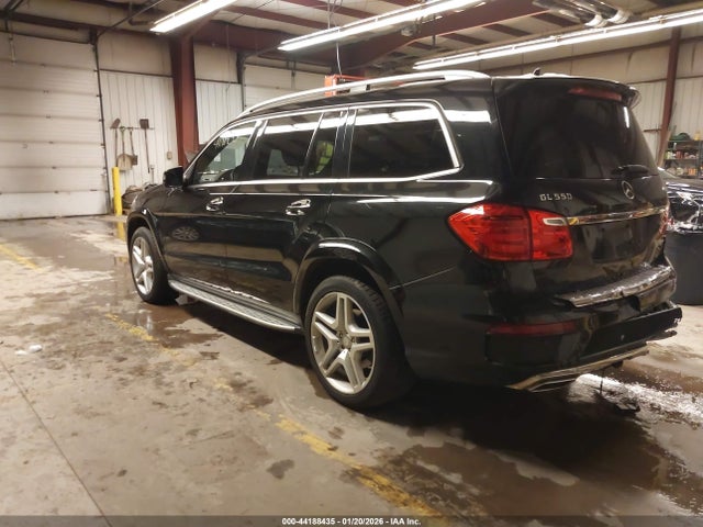 2015 MERCEDES-BENZ GL 550 4JGDF7DE5FA592928 Photo 2