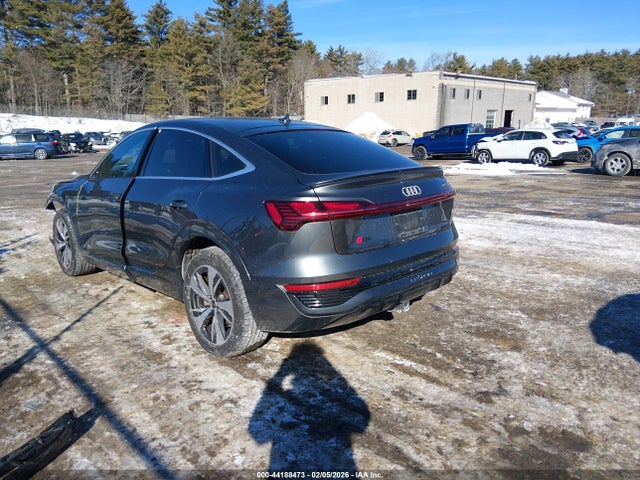 2024 AUDI Q8 E-TRON WA1CAAGE8RB030991 Photo 2