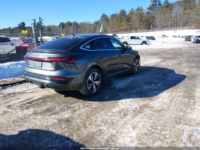2024 AUDI Q8 E-TRON WA1CAAGE8RB030991 Photo 3