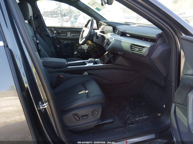 2024 AUDI Q8 E-TRON WA1CAAGE8RB030991 Photo 4