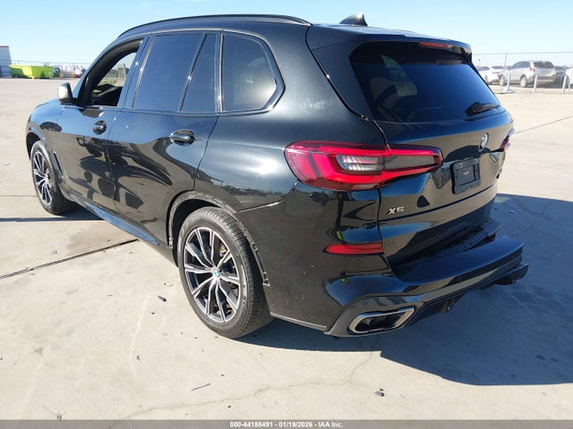 44188491 :رقم المزاد ، 5UXJU4C00N9L66411 vin ، 2022 Bmw X5 M50i مزاد بيع