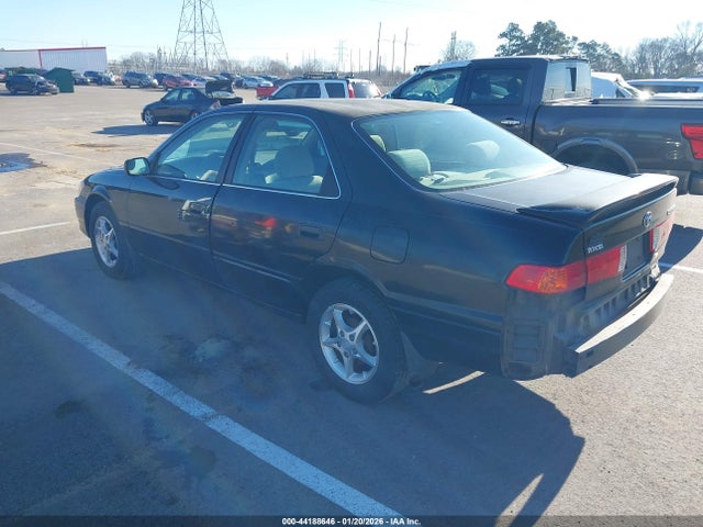 2001 TOYOTA CAMRY 4T1BG22K71U068221 Photo 2