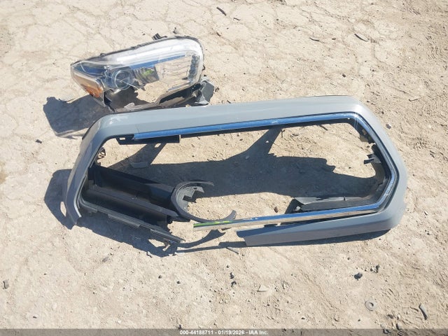 5TFAZ5CN3MX116403 Toyota Tacoma Sr5 V6
