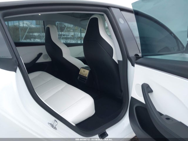 2025 TESLA MODEL 3 5YJ3E1ET1SF037067 Photo 7