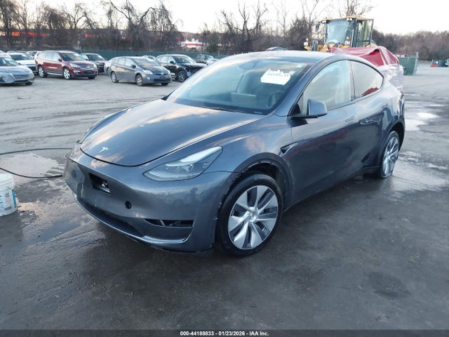 2023 TESLA MODEL Y 7SAYGDEE0PA172079 Photo 1