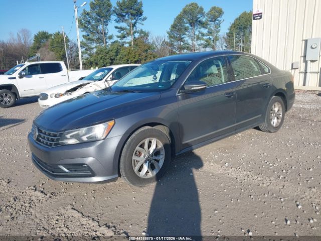 2017 VOLKSWAGEN PASSAT 1VWAT7A30HC061496 Photo 1