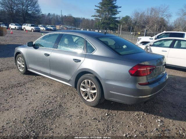 2017 VOLKSWAGEN PASSAT 1VWAT7A30HC061496 Photo 2