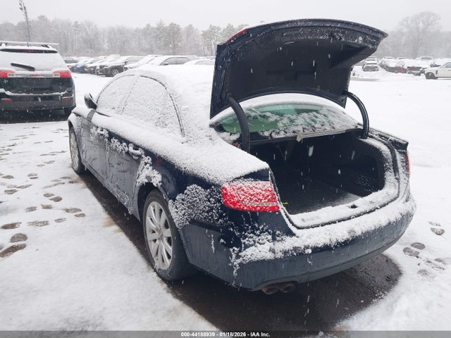 2011 AUDI A4 WAUFFAFLXBN050441 Photo 2