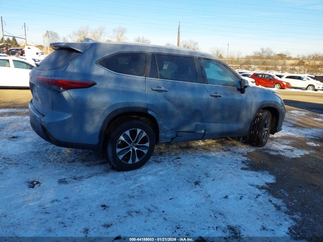 5TDKDRBH9PS016824 Toyota Highlander Xle