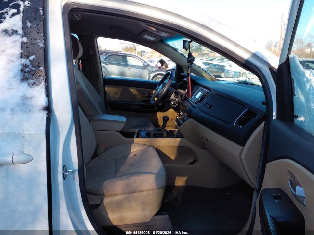 KNDMB5C16G6180542 KIA SEDONA LX