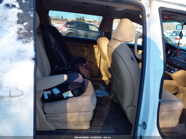 KNDMB5C16G6180542 KIA SEDONA LX