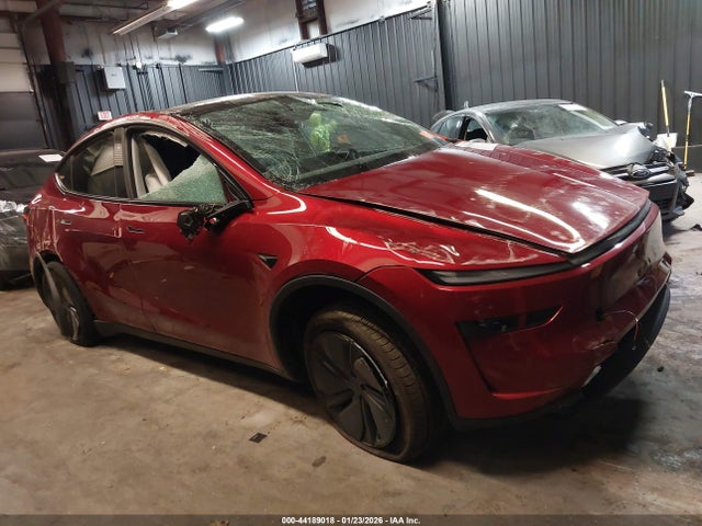2026 TESLA MODEL Y 7SAYGDED0TF462990
