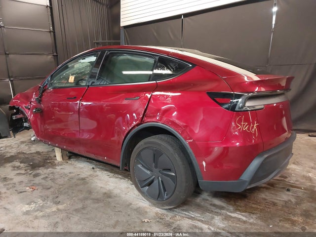 2026 TESLA MODEL Y 7SAYGDED0TF462990 Photo 2