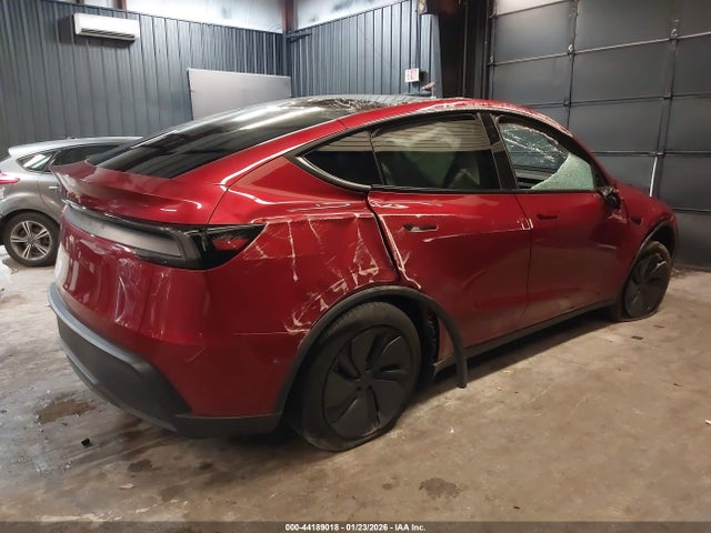 2026 TESLA MODEL Y 7SAYGDED0TF462990 Photo 3